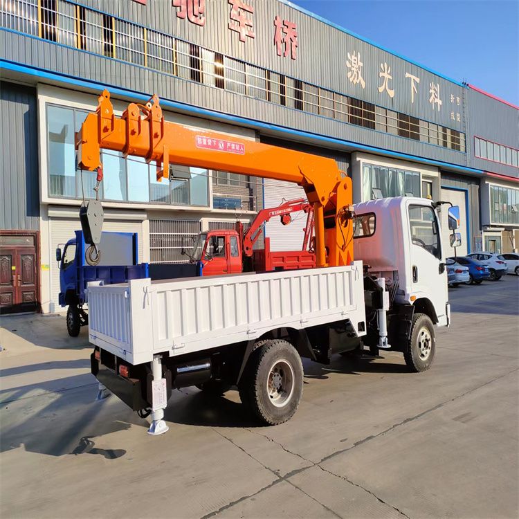 托克托县三轮随车吊定制 农用改装机自备吊中瑞长期出售